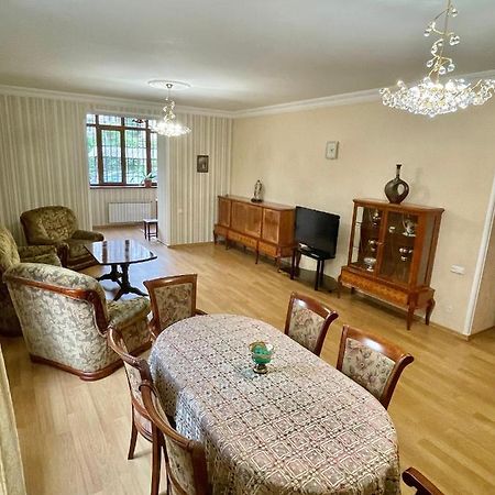 Apartment in the center of Jerevan Buitenkant foto