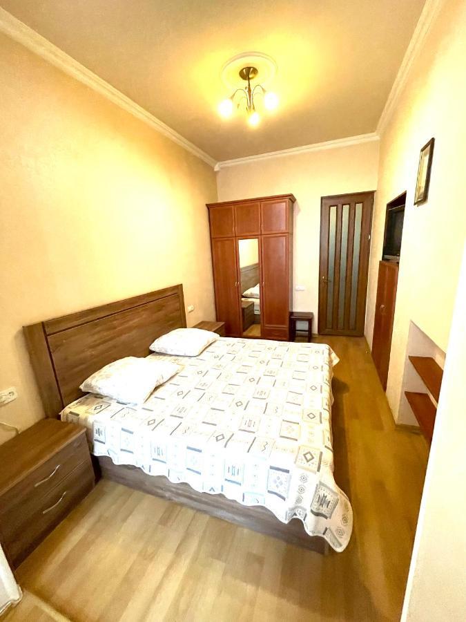 Apartment in the center of Jerevan Buitenkant foto
